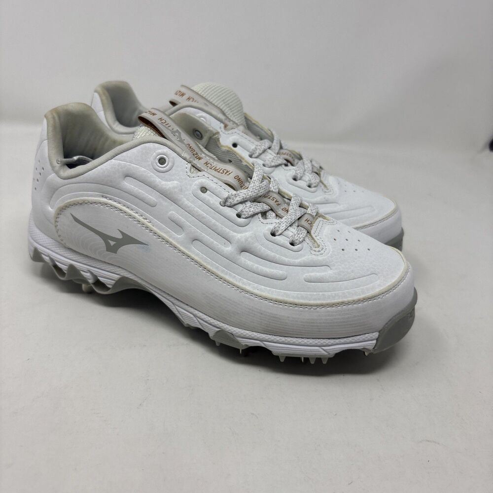 Mizuno 9-Spike Swift 8 Low Metal Softball Cleats Women’s 6.5 White NWT